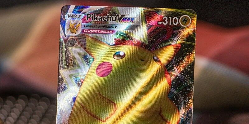 Carte pokémon rare Pikachu Vmax
